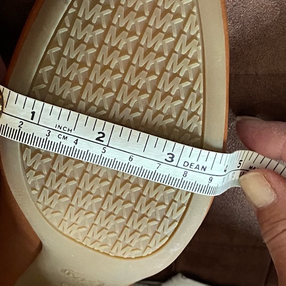 MICHAEL KORS tan heels🌻 - Picture 9 of 9